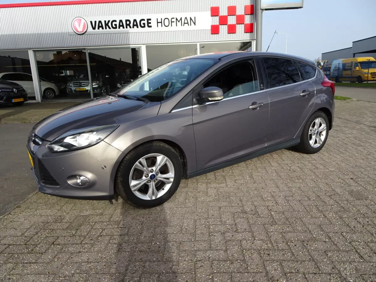 Ford Focus (2012) — foto 1