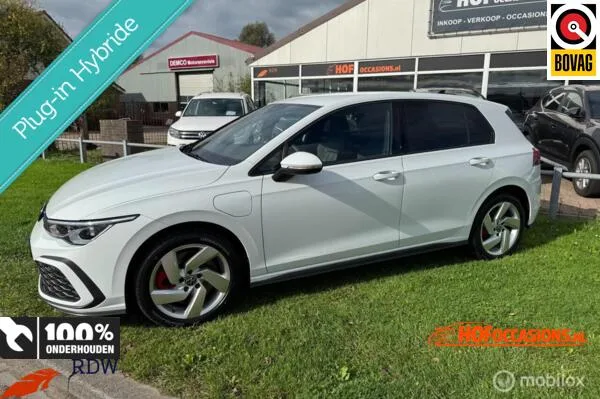 Volkswagen Golf (2021) — foto 1