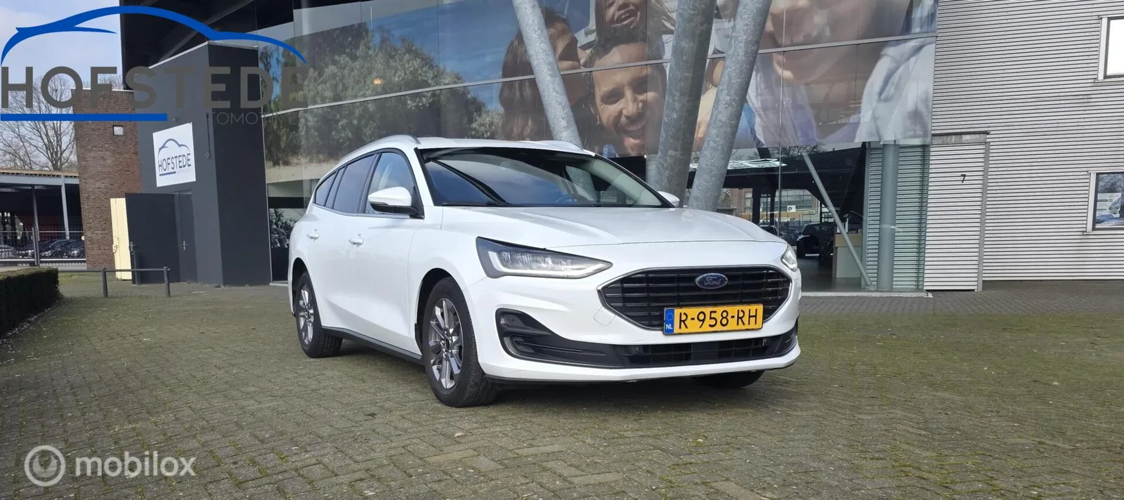 Ford Focus (2022) — foto 1