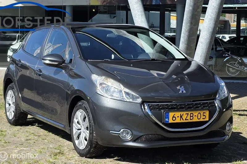 Peugeot 208 (2013)