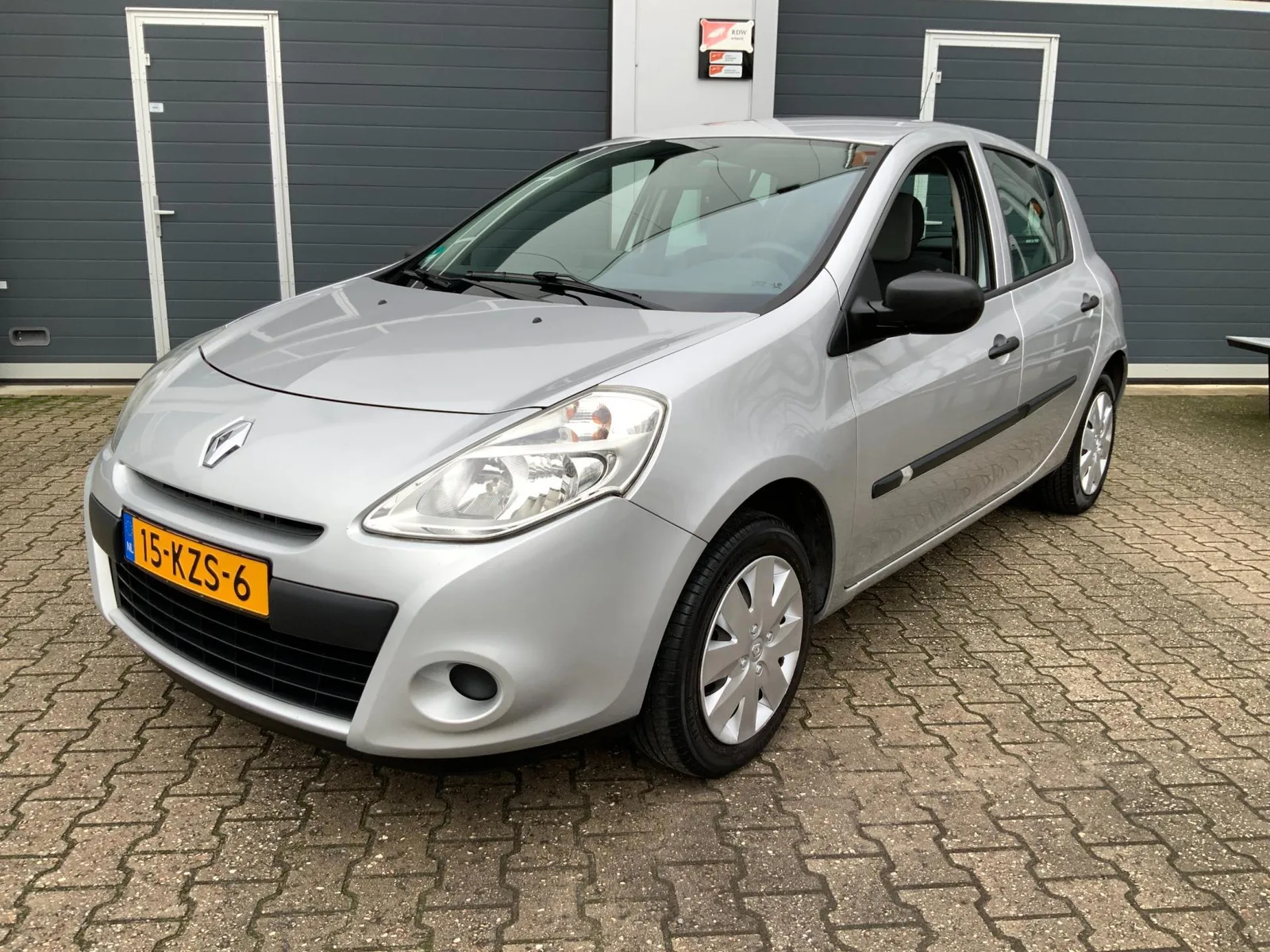 Renault Clio (2010) — foto 1