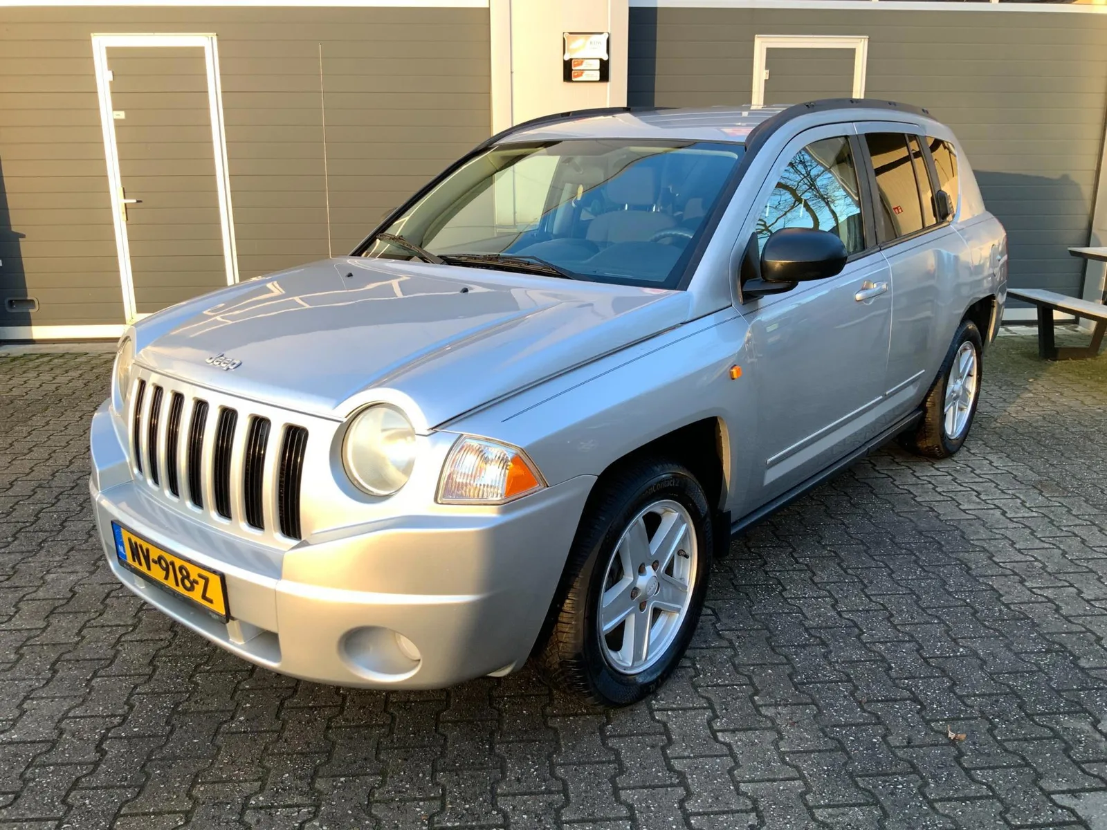 Jeep Compass (2010) — foto 1