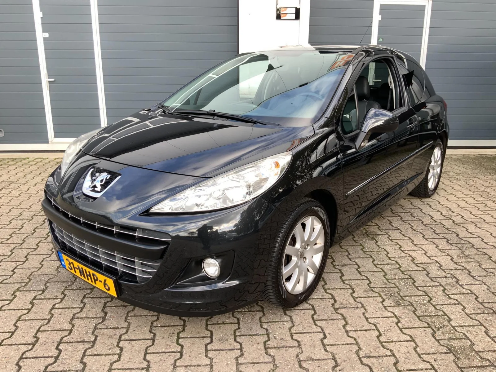 Peugeot 207 (2010) — foto 1