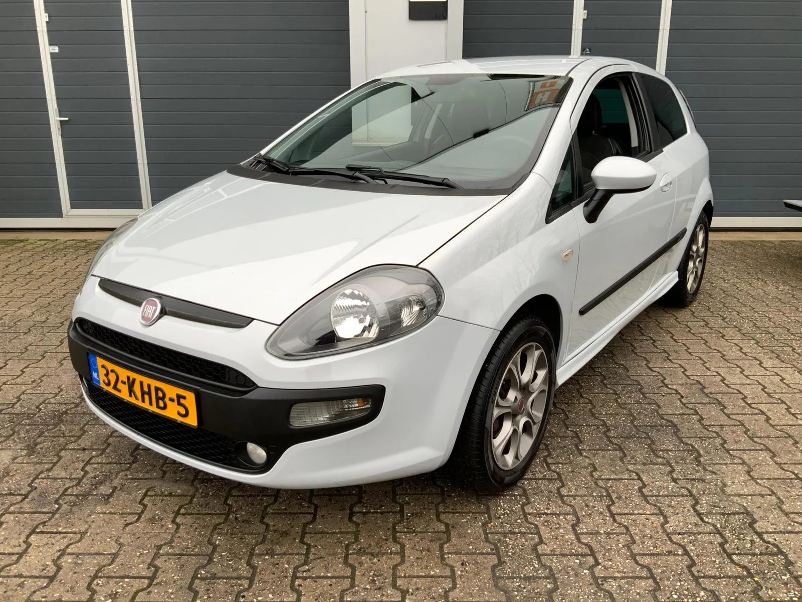 Fiat Punto (2009) — foto 1