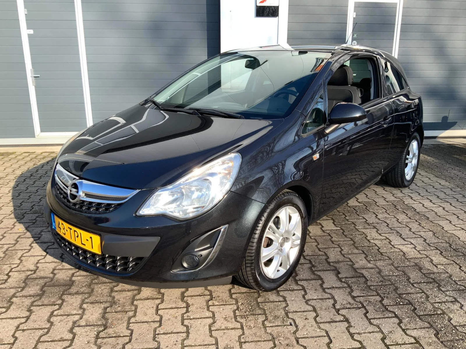 Opel Corsa (2012) — foto 1