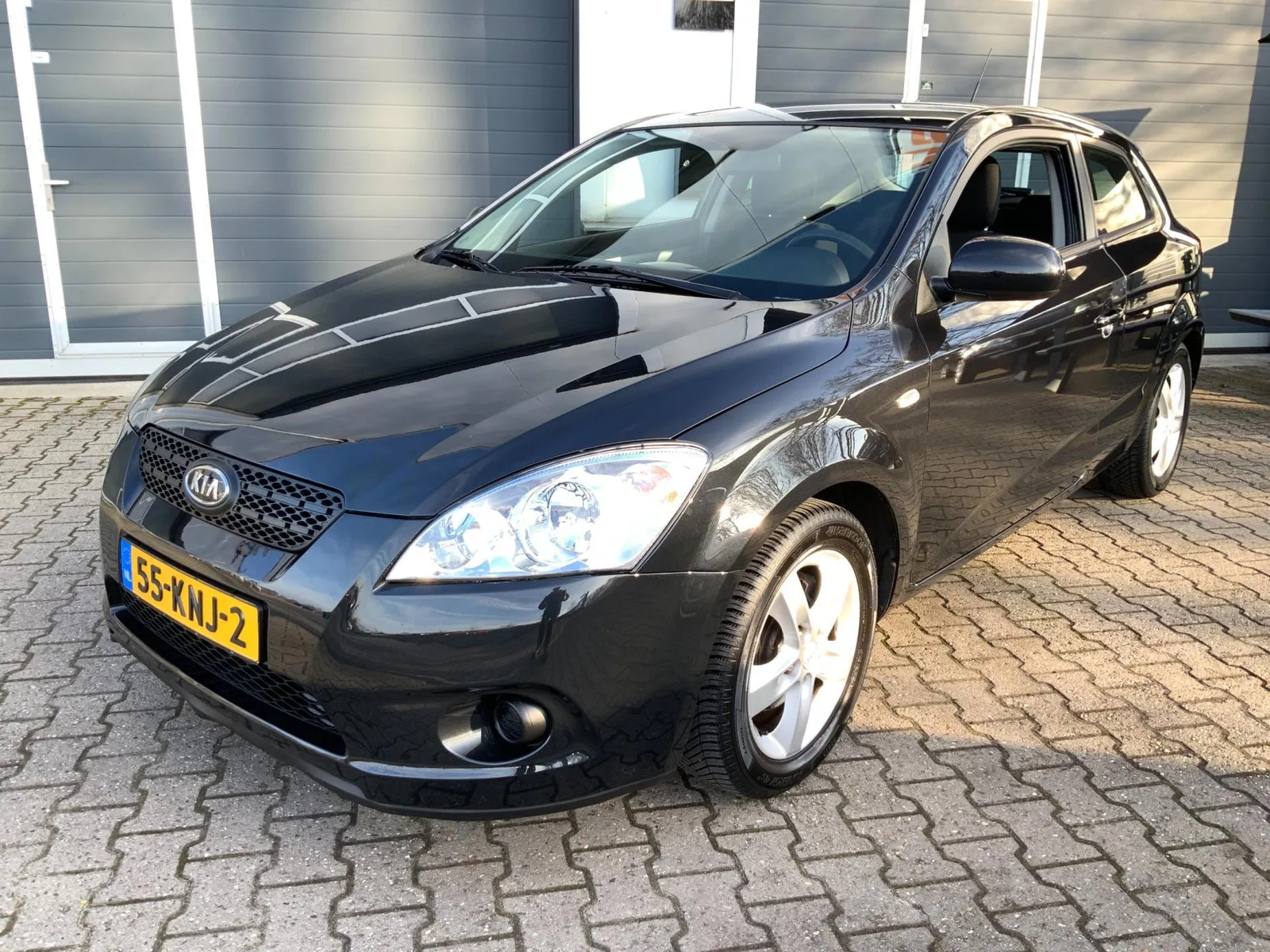 Kia Pro Cee'd (2010) — foto 1