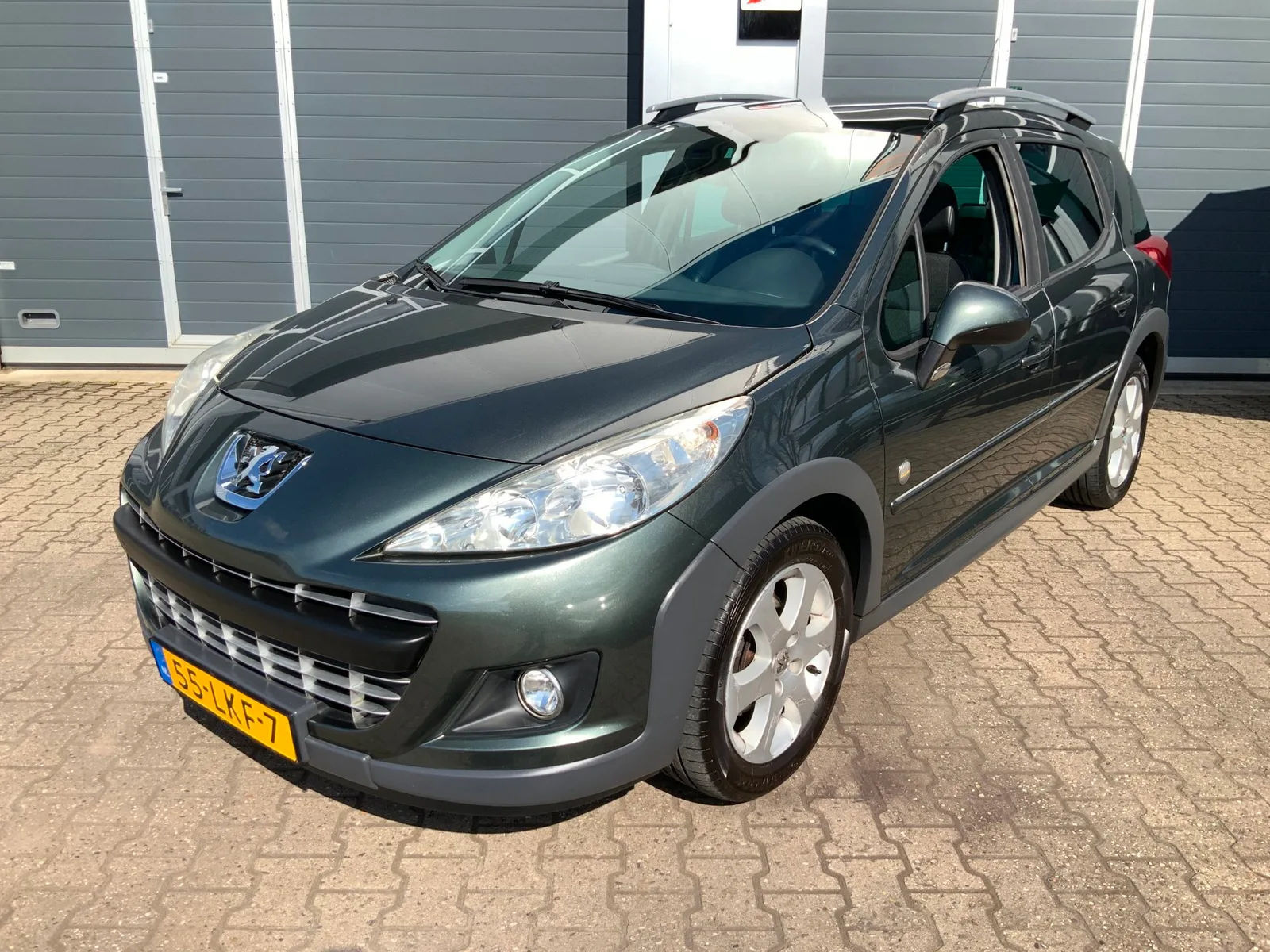 Peugeot 207 (2010) — foto 1