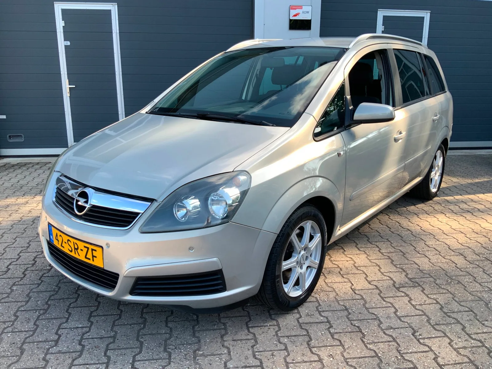 Opel Zafira (2006) — foto 1