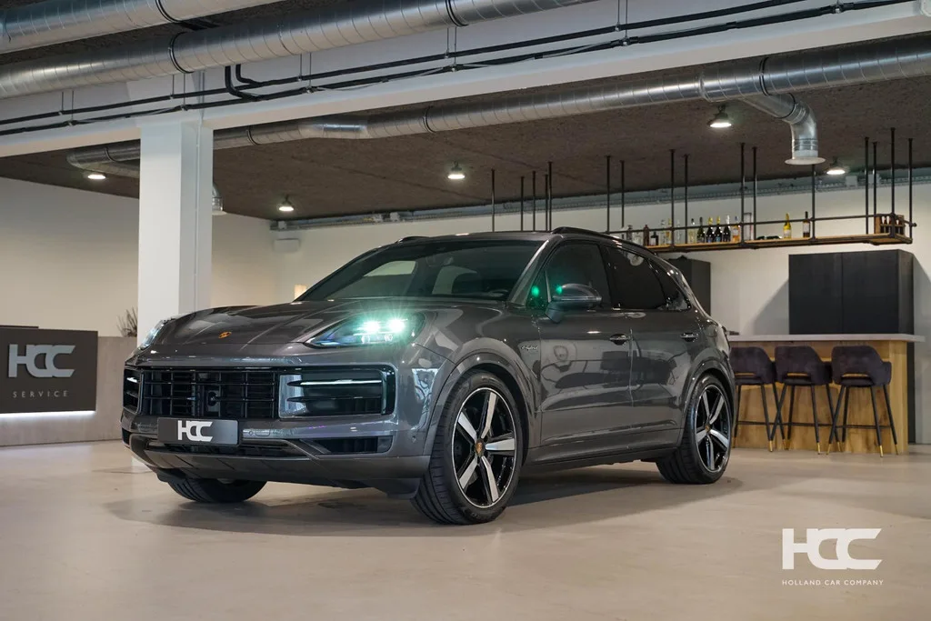 Porsche Cayenne (2023) — foto 1