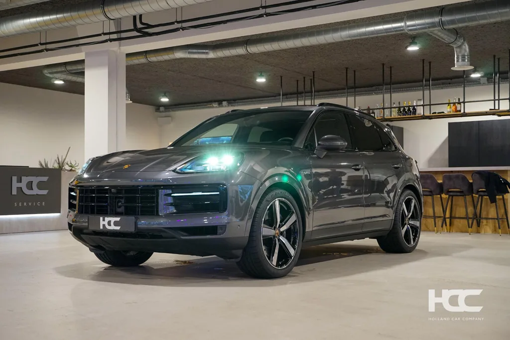 Porsche Cayenne (2023) — foto 1