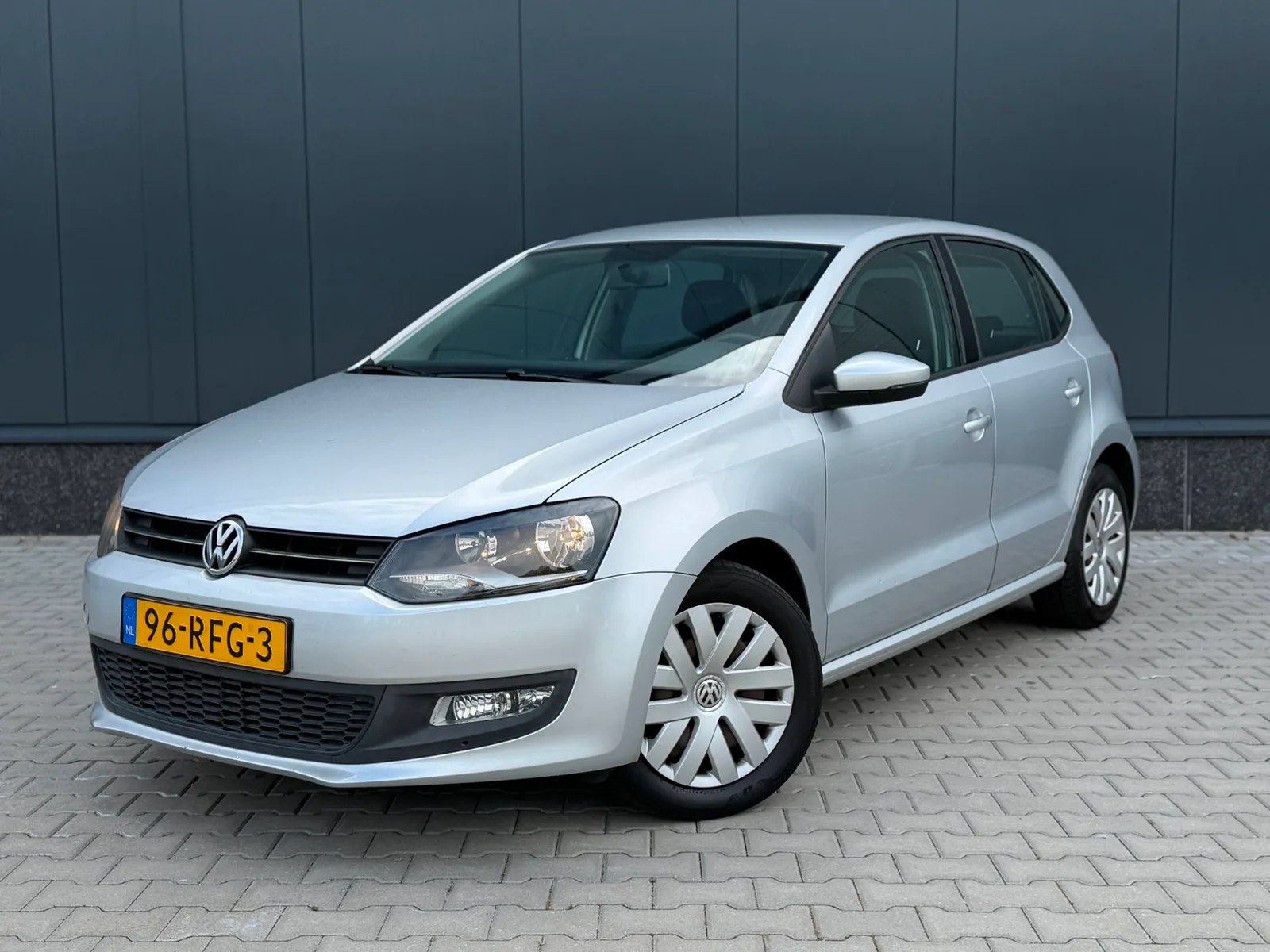 Volkswagen Polo (2011) — foto 1