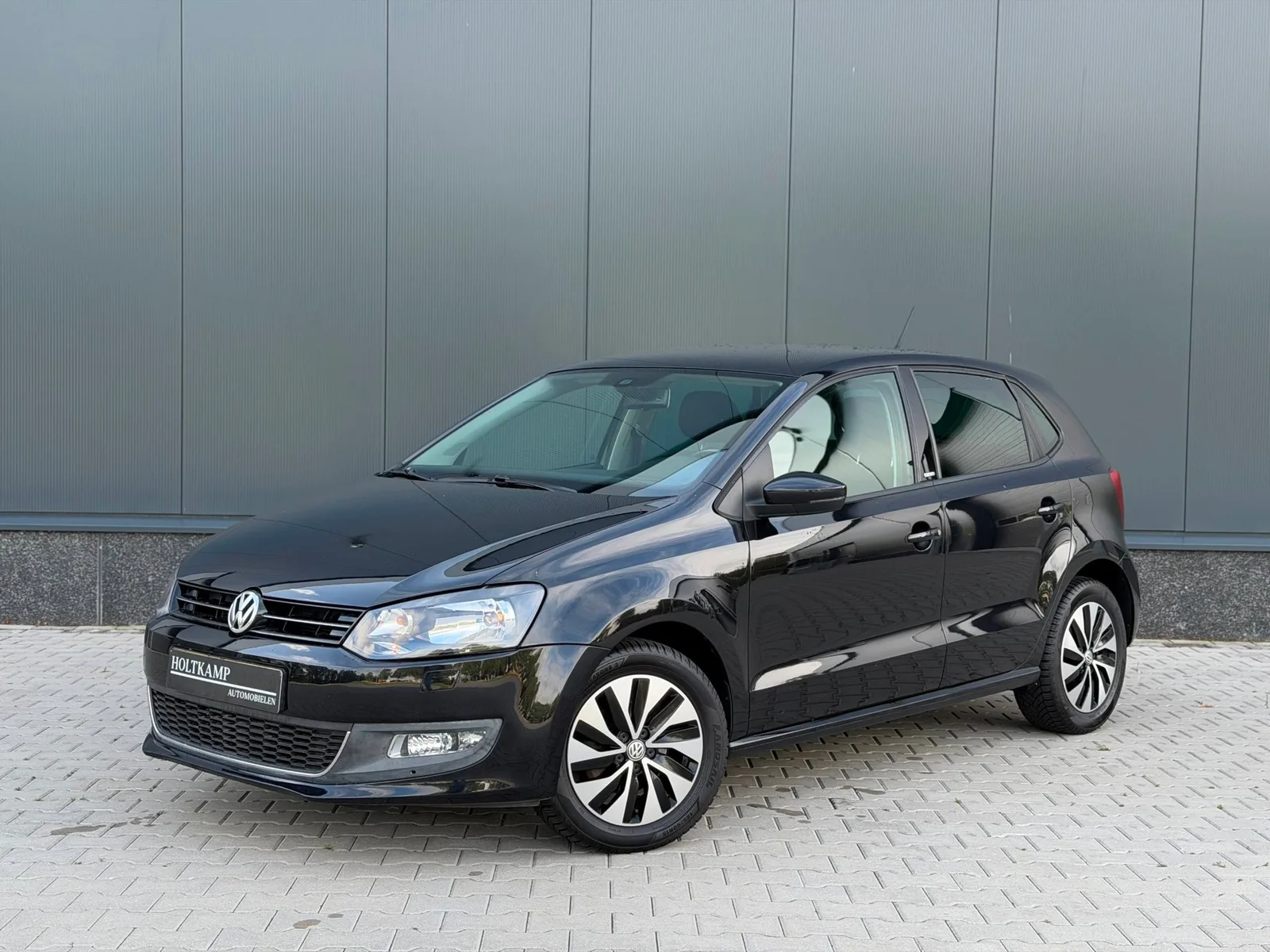 Volkswagen Polo (2011) — foto 1