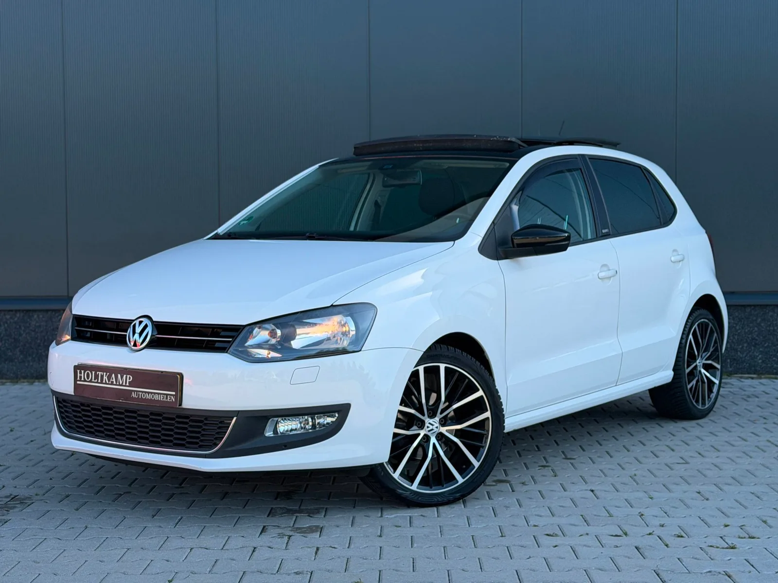 Volkswagen Polo (2012) — foto 1