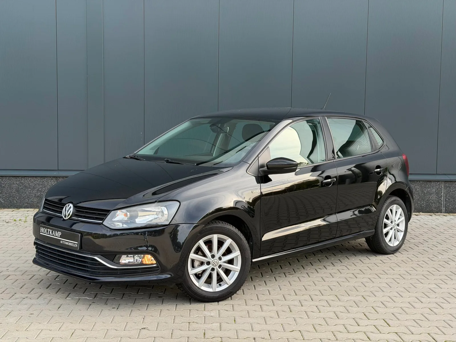 Volkswagen Polo (2015) — foto 1