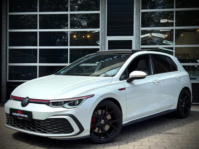 Volkswagen Golf (2020) — foto 1