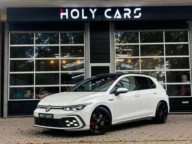 Volkswagen Golf (2021) — foto 1