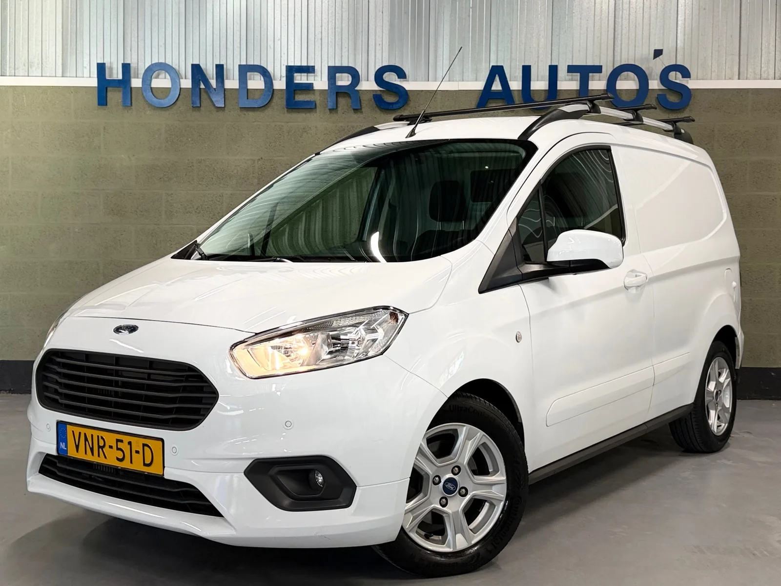 Ford Transit Courier (2022) — foto 1