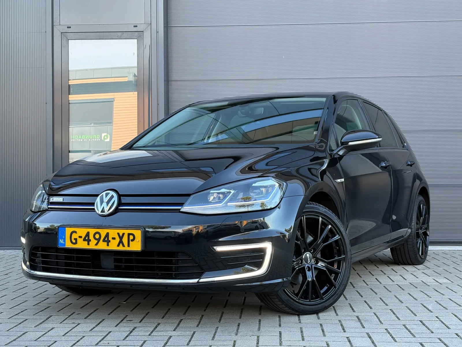 Volkswagen e-Golf (2019) — foto 1