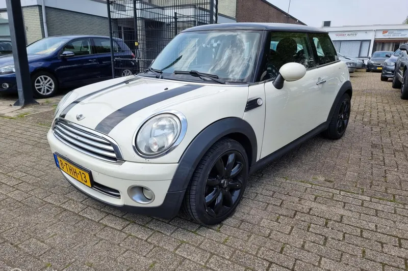 MINI Cooper (2006)