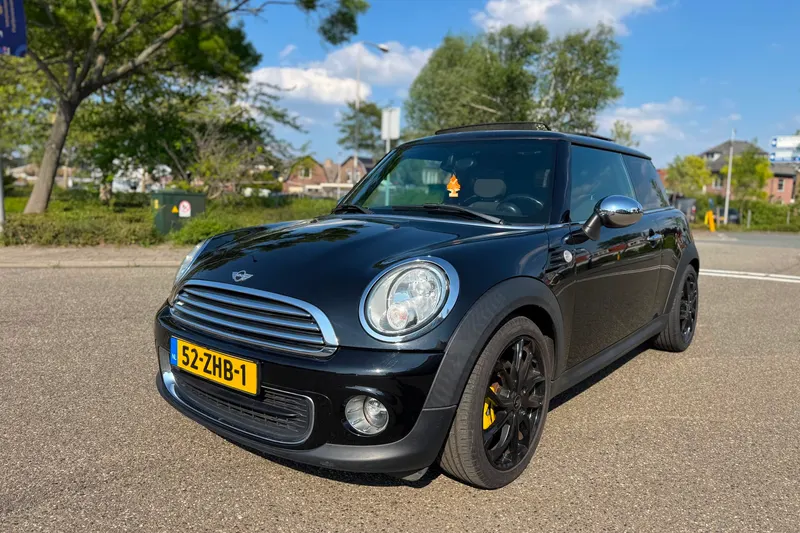 MINI / panoramadak / airco / navigatie / elek.ramen / deurvergendeling / nap (2012)