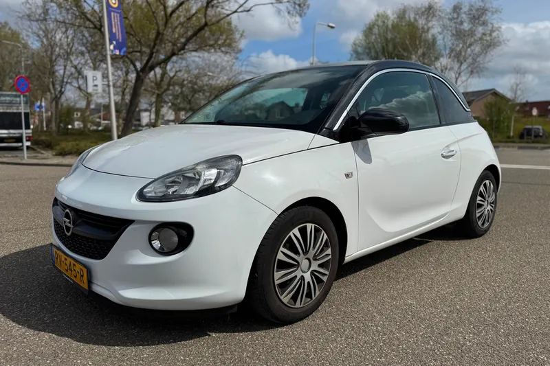 Opel Adam (2013)