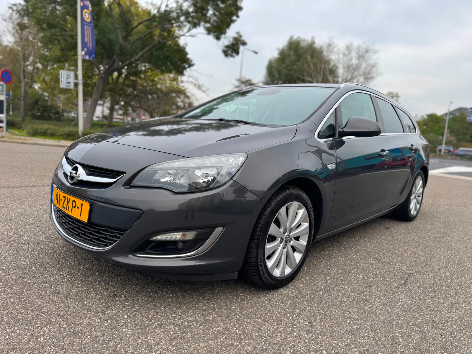 Opel Astra (2012) — foto 1