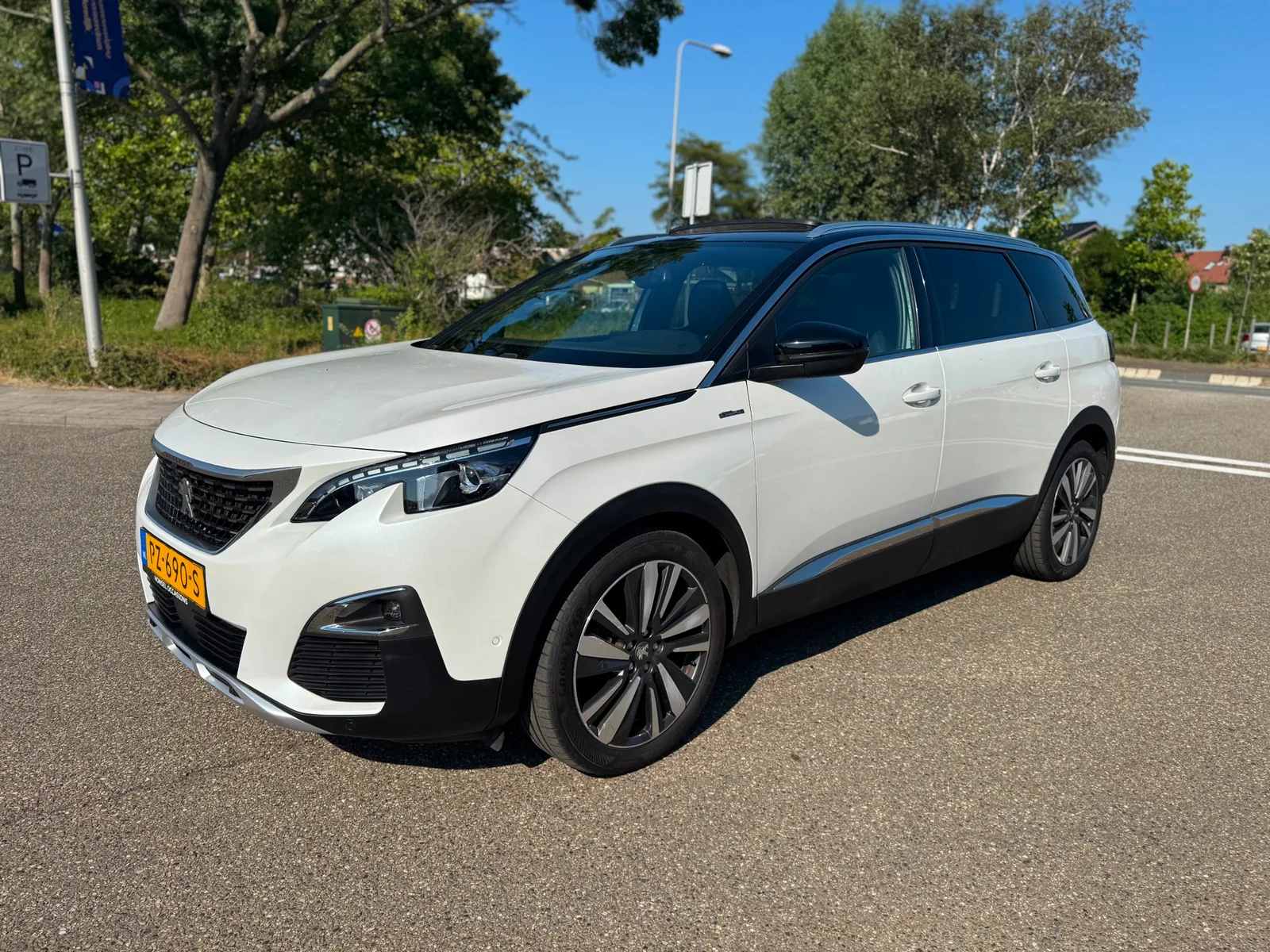 Peugeot 5008 (2017) — foto 1