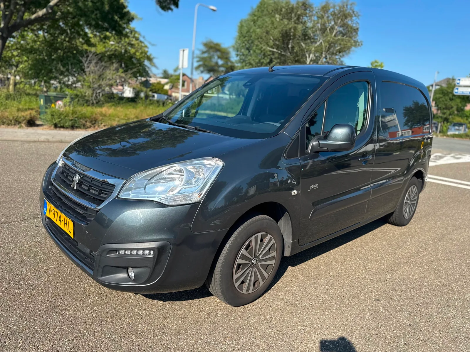 Peugeot Partner (2017) — foto 1