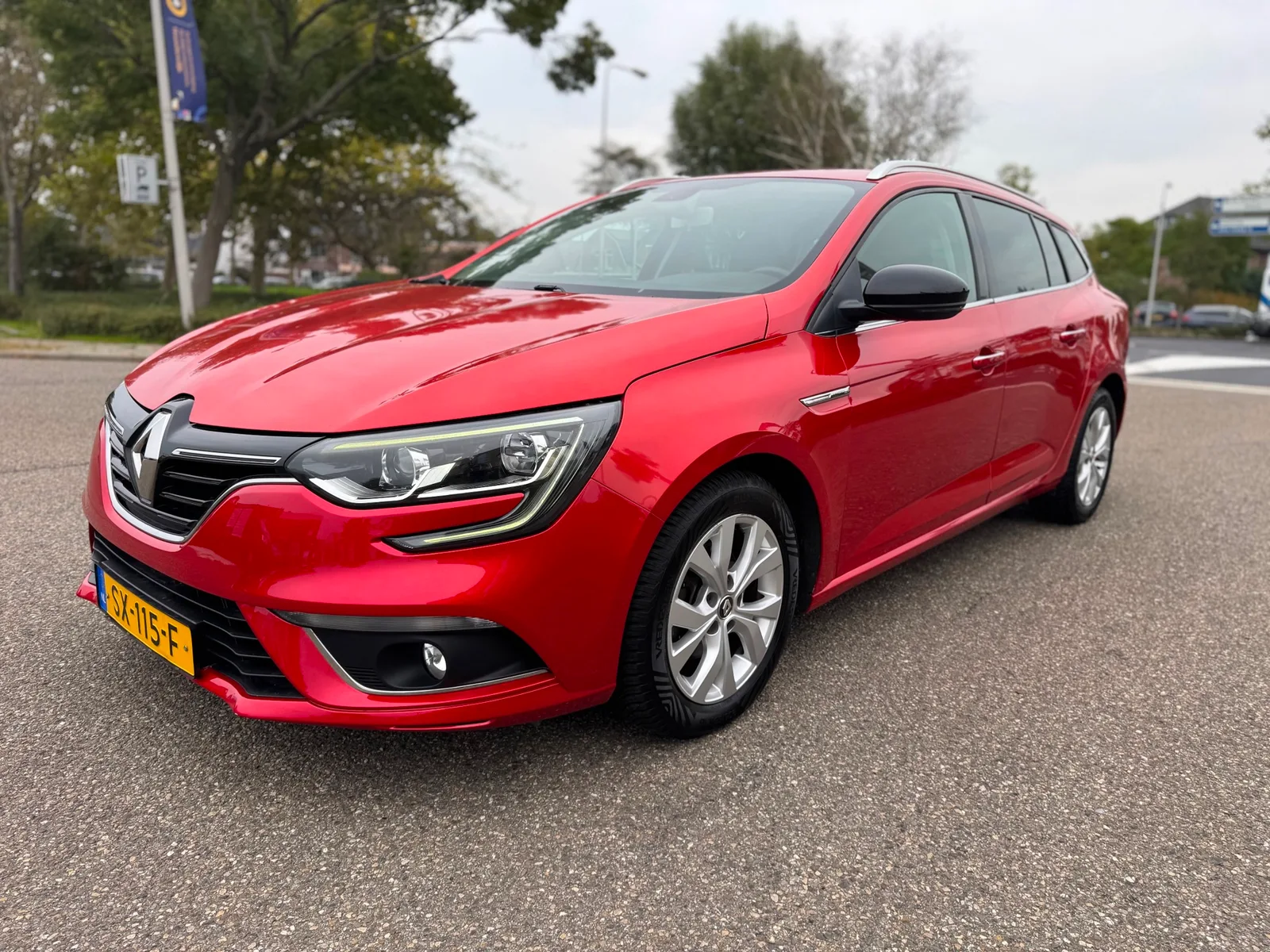 Renault Mégane (2018) — foto 1