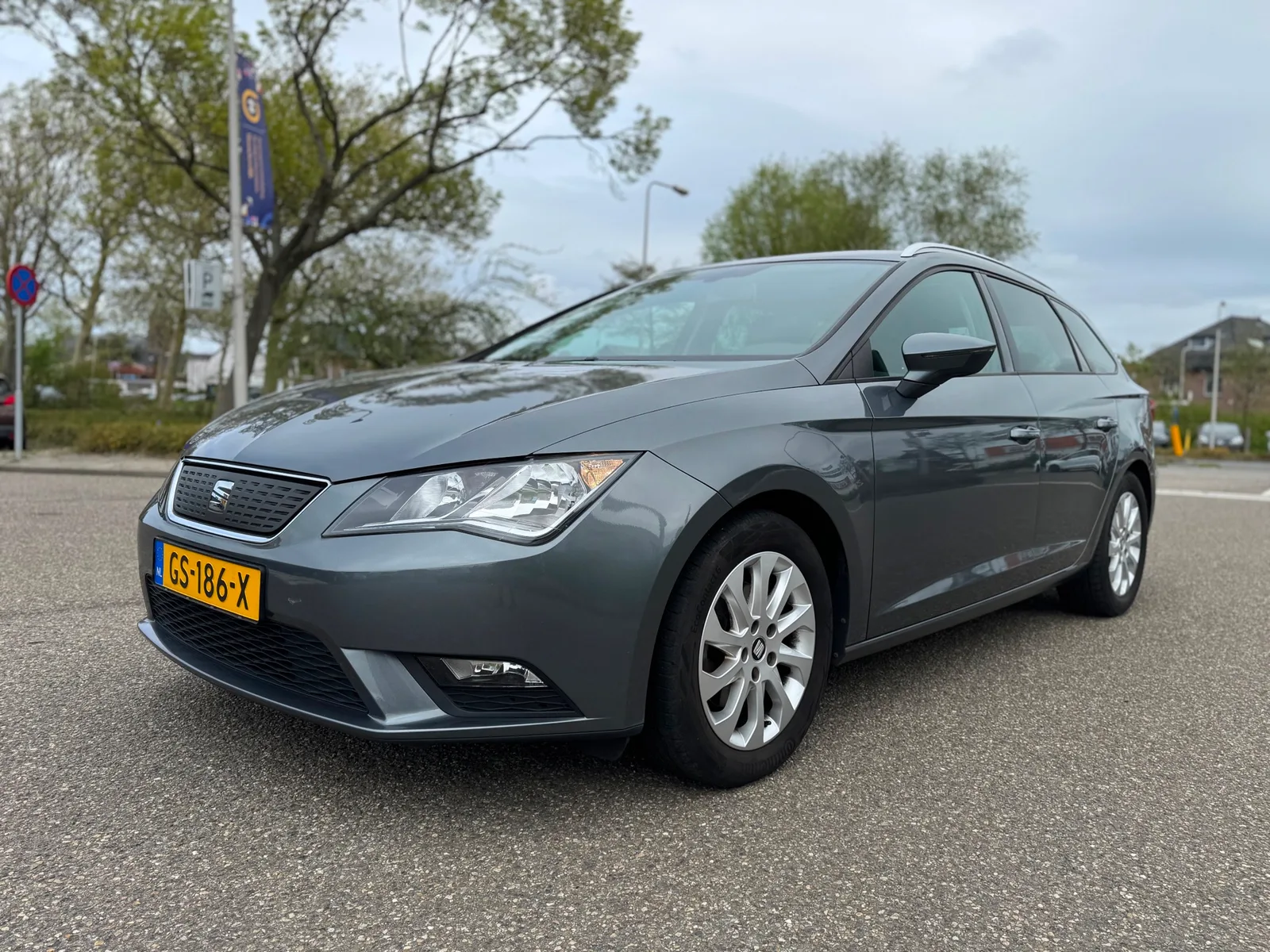 SEAT Leon (2015) — foto 1