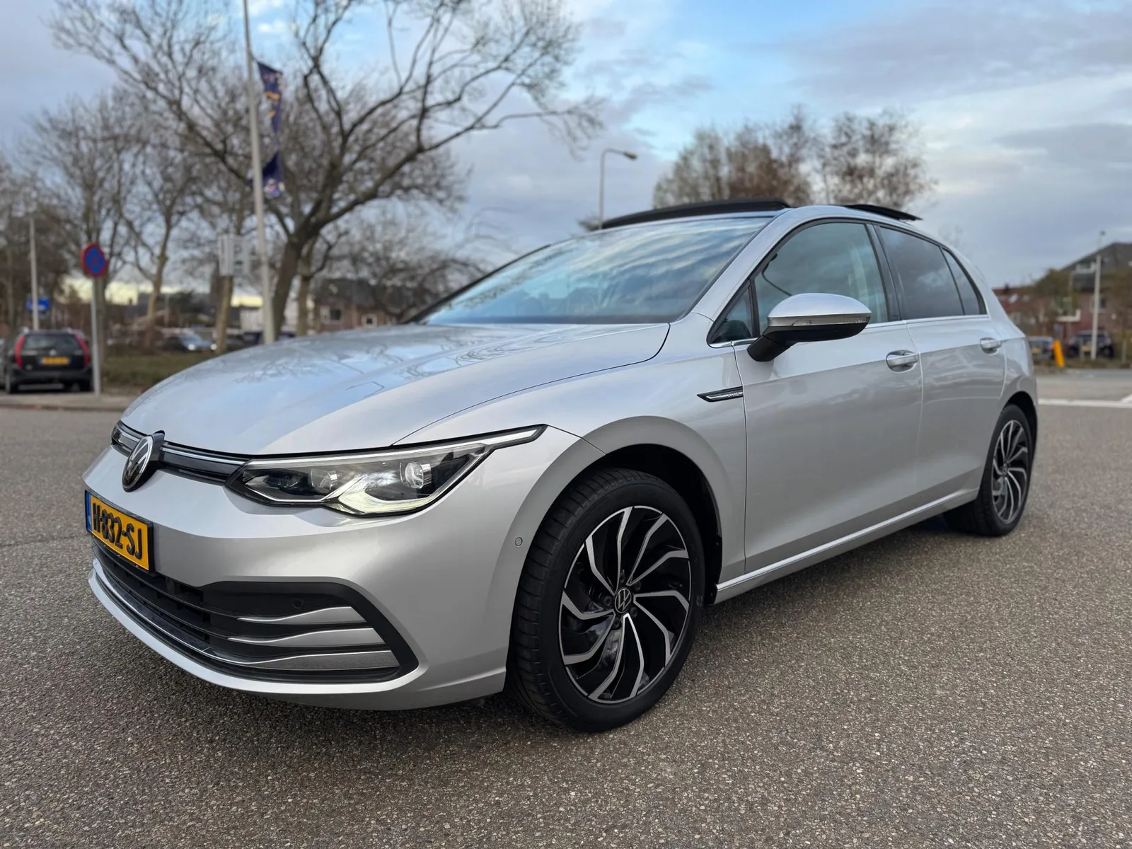 Volkswagen Golf (2020) — foto 1