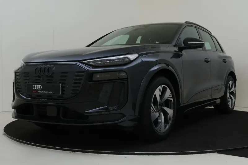 Audi Q6 e-tron (2025)
