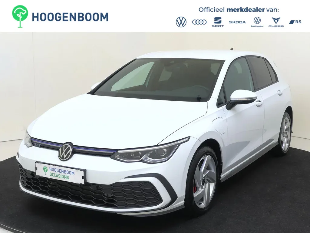 Volkswagen Golf (2022) — foto 1