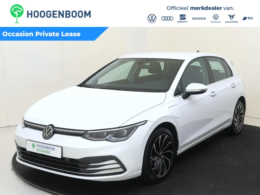 Volkswagen Golf (2023) — foto 1
