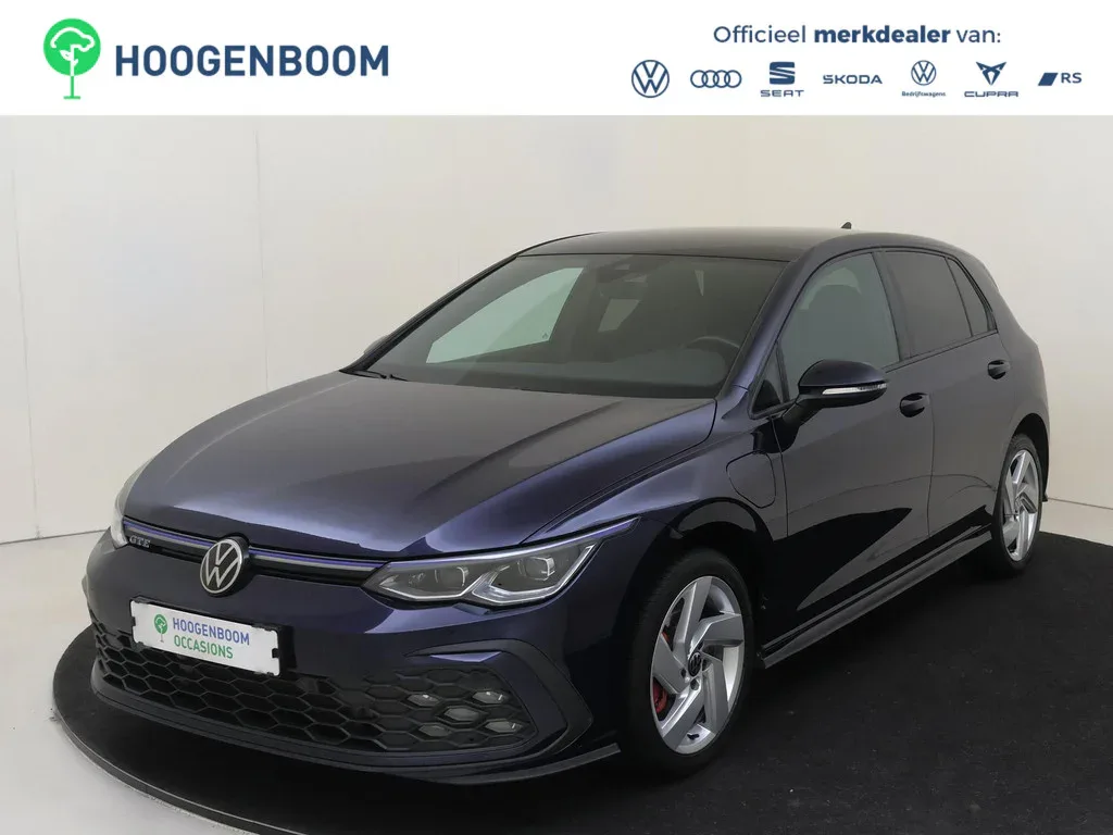 Volkswagen Golf (2022) — foto 1