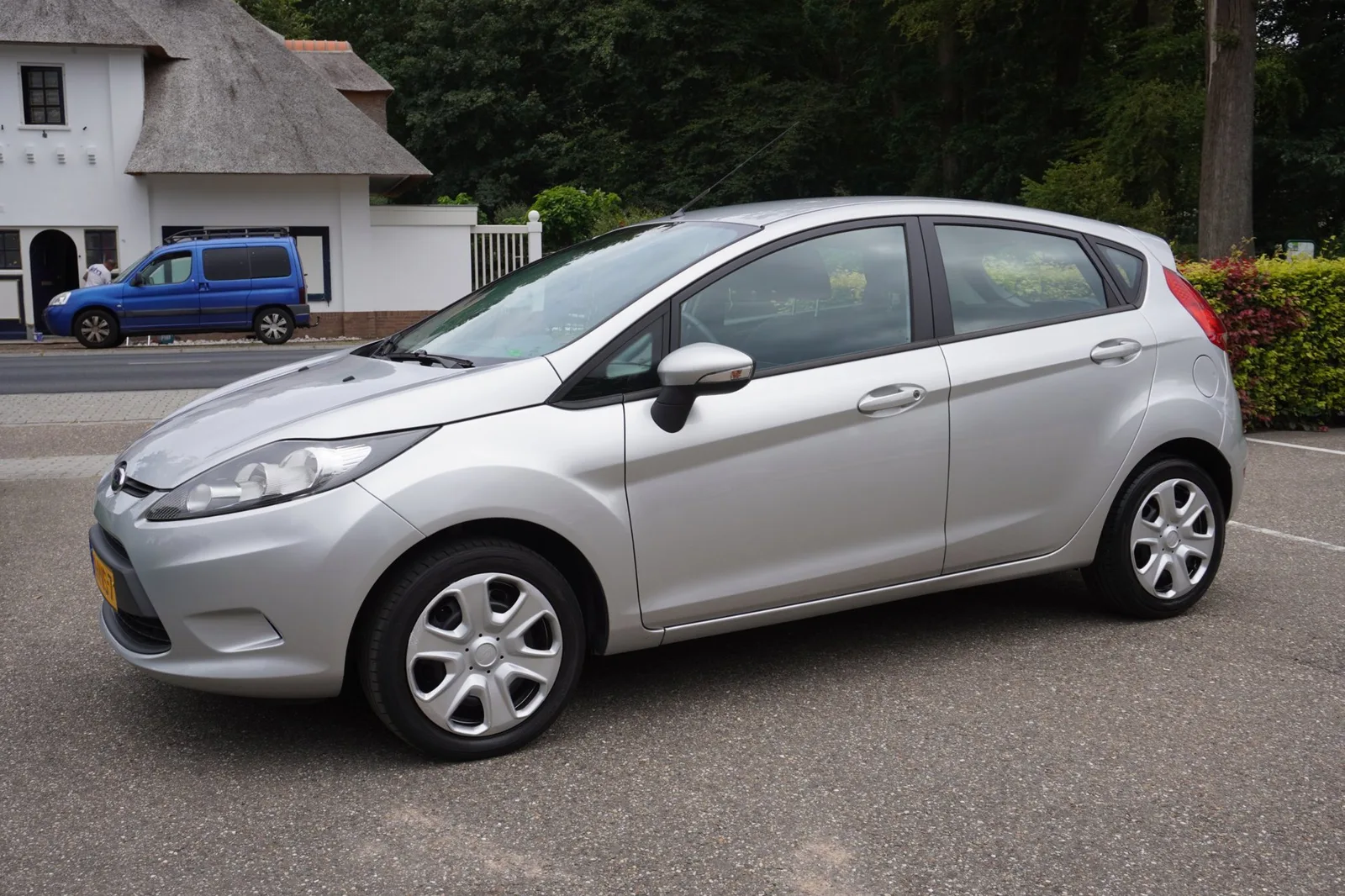 Ford Fiesta (2011) — foto 1