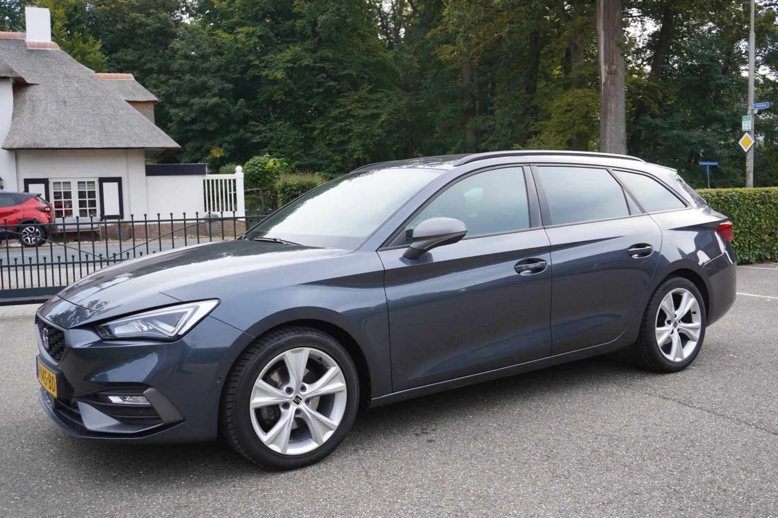 SEAT Leon Sportstourer (2021) — foto 1