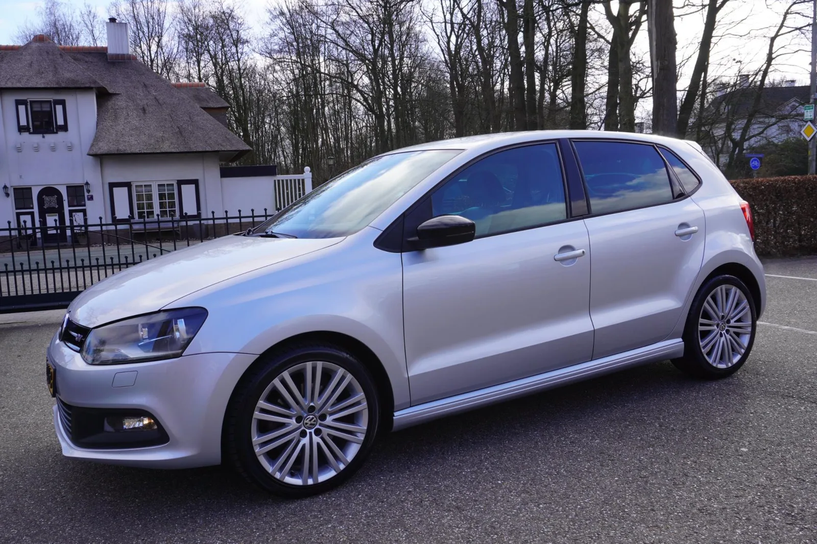 Volkswagen Polo (2013) — foto 1