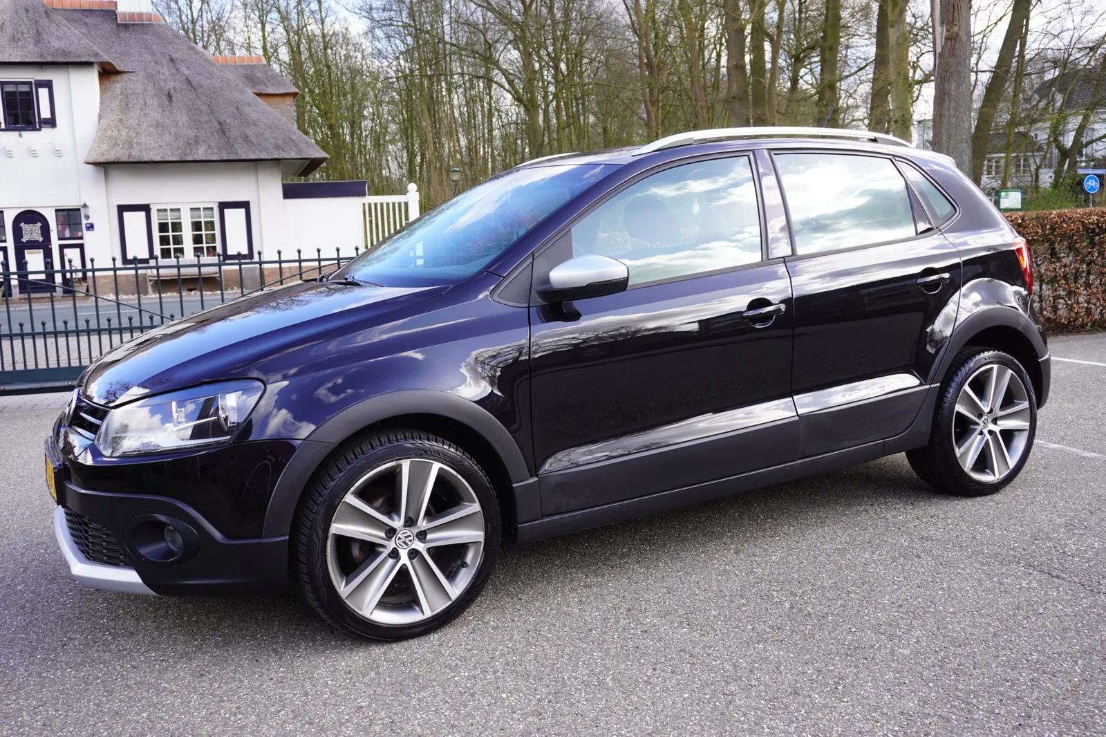 Volkswagen Polo (2011) — foto 1