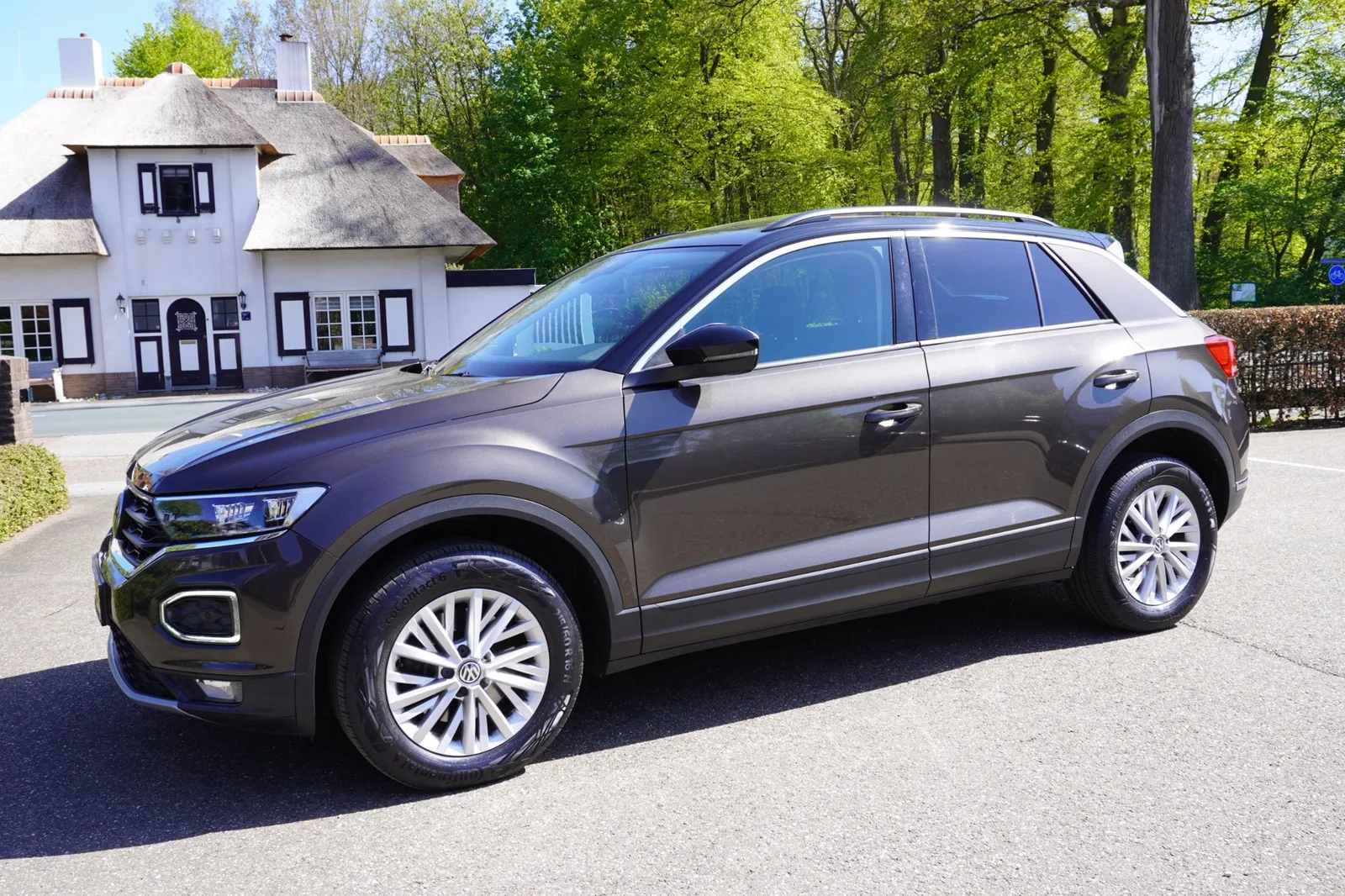 Volkswagen T-Roc (2018) — foto 1
