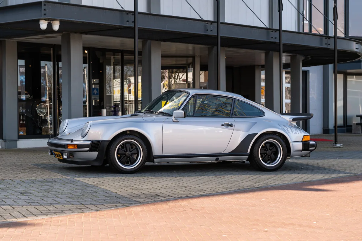 Porsche 911 (1976) — foto 1