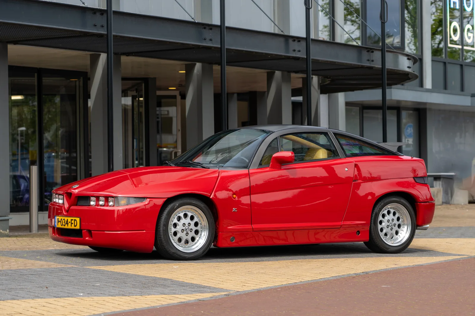 Alfa Romeo SZ (1990) — foto 1