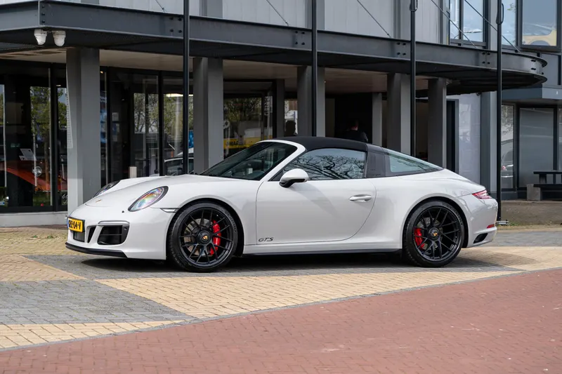 Porsche 911 (2017)