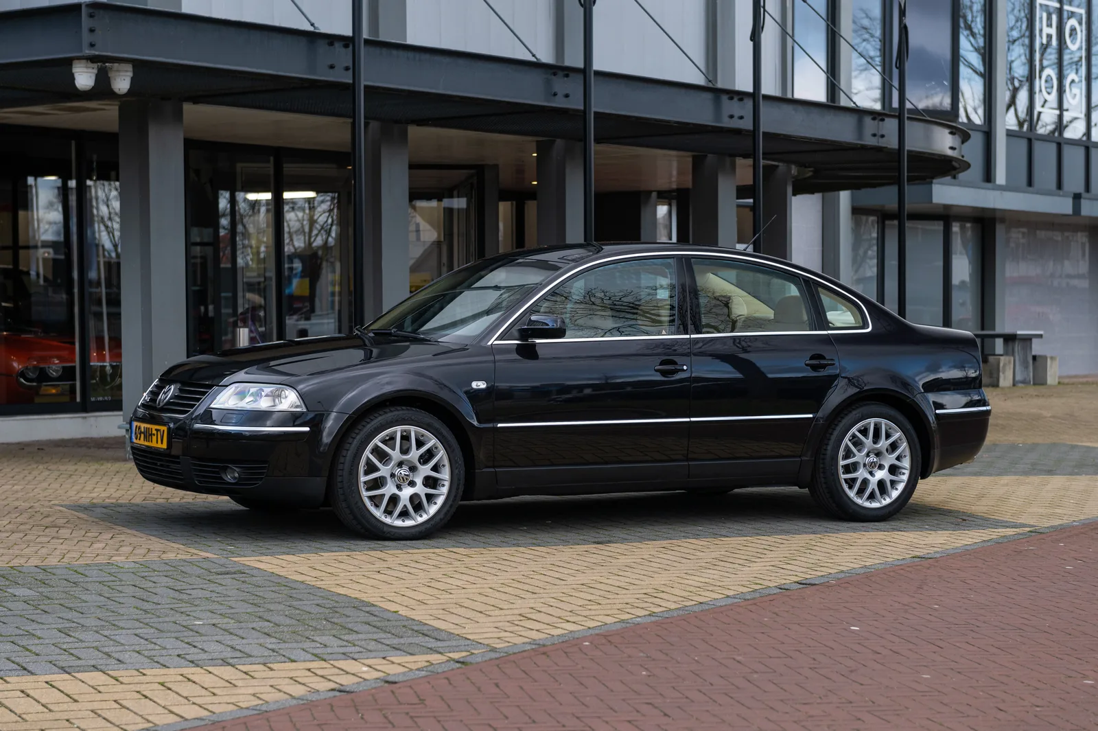 Volkswagen Passat (2003) — foto 1