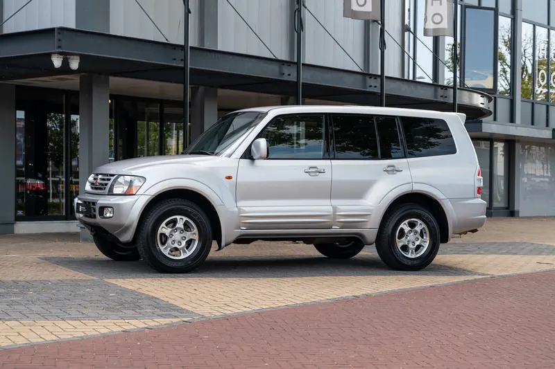 Mitsubishi Pajero (2002)