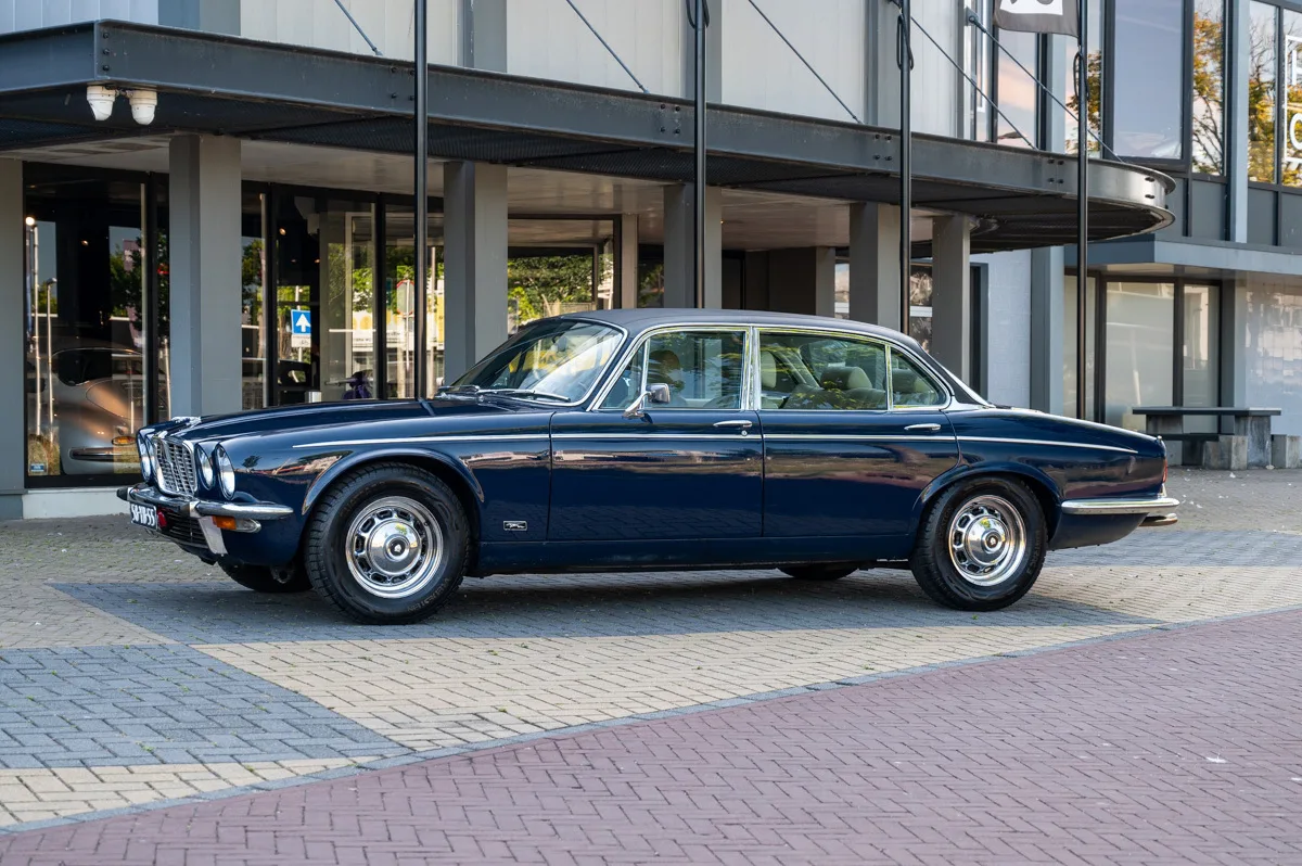 Jaguar XJ (1976) — foto 1