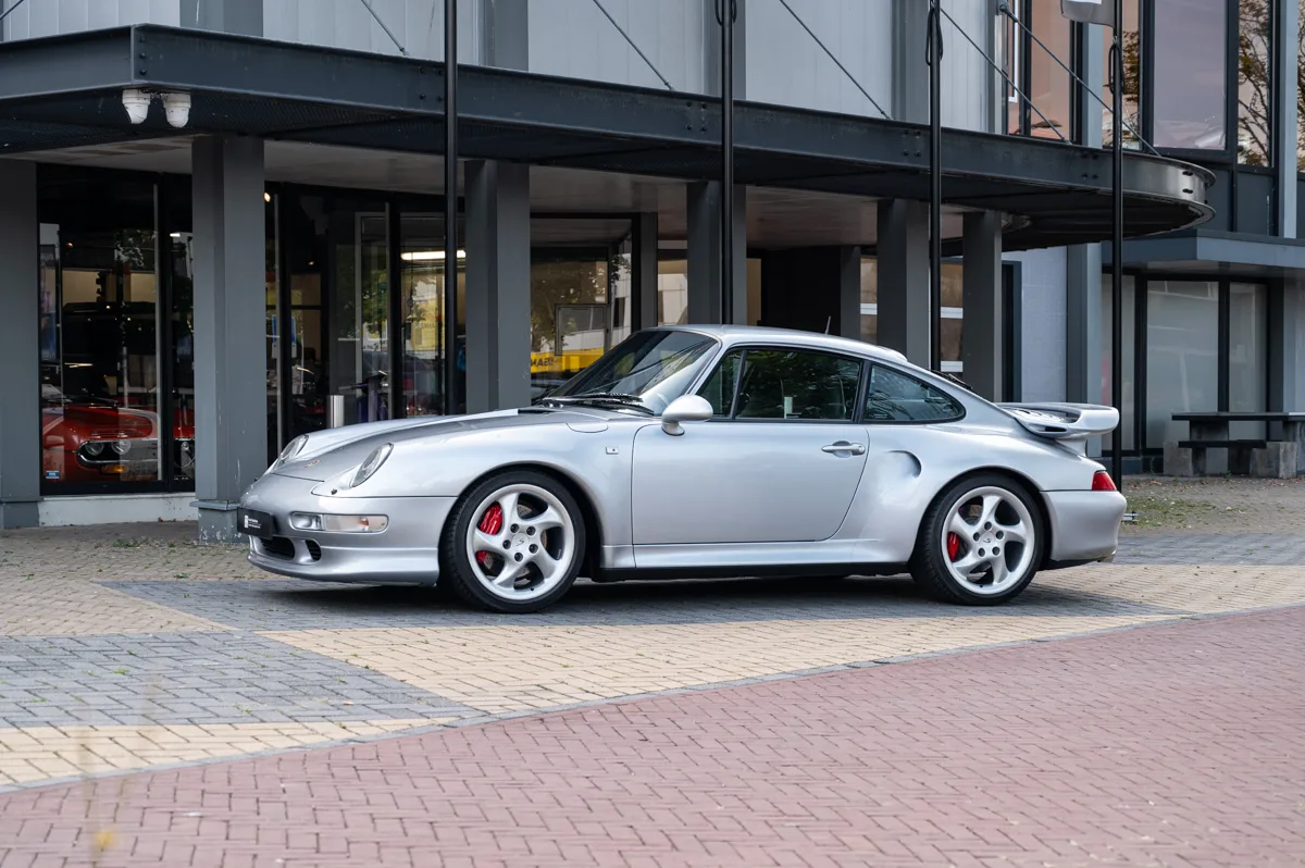 Porsche 911 (1995) — foto 1