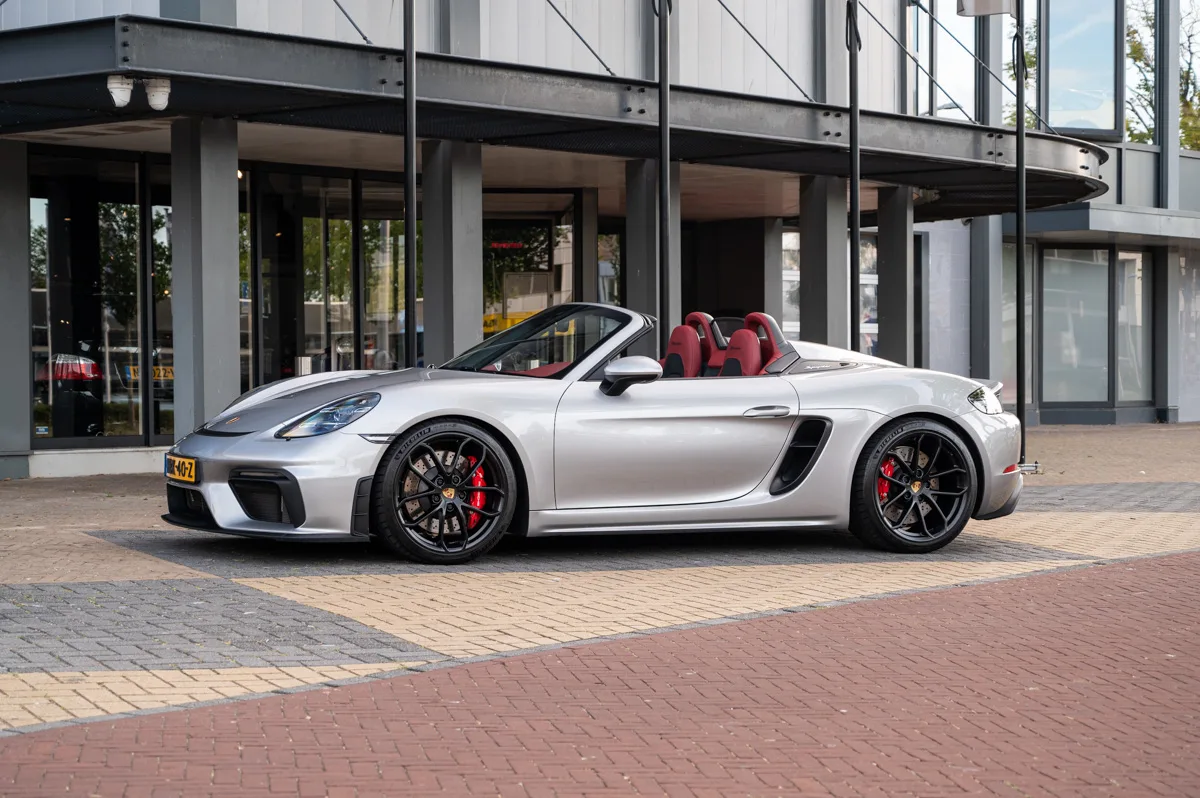 Porsche 982 (2021) — foto 1