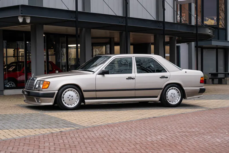 Mercedes-Benz E-Klasse (1986)