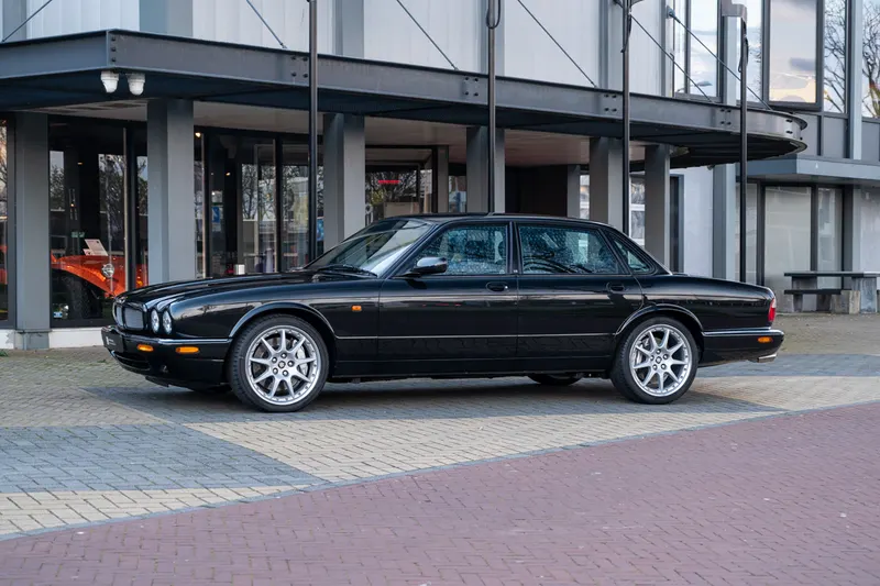 Jaguar XJR (2003)
